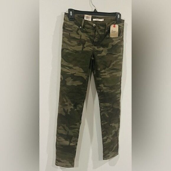 New LEVI'S Women's 711 Skinny Ankle, pants Jeans camo size 00 waist 24 - Picture 15 of 15